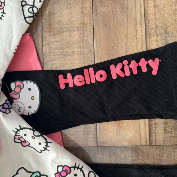 Hello Kitty Girls 3T 3 Piece Set Pink T-Shirt, White Sweatshirt, Black Pants - Picture 3 of 6
